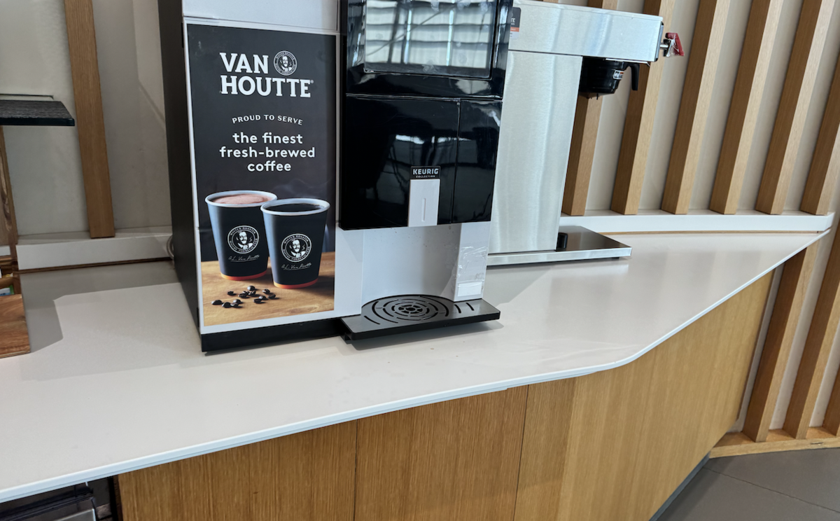 【バンクーバー国際空港プライオリティパス体験談】⑤SkyTeam Loungeは快適？サービス内容や雰囲気は？