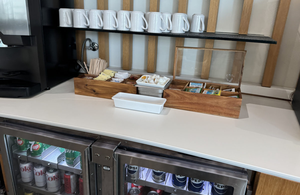 【バンクーバー国際空港プライオリティパス体験談】⑤SkyTeam Loungeは快適？サービス内容や雰囲気は？