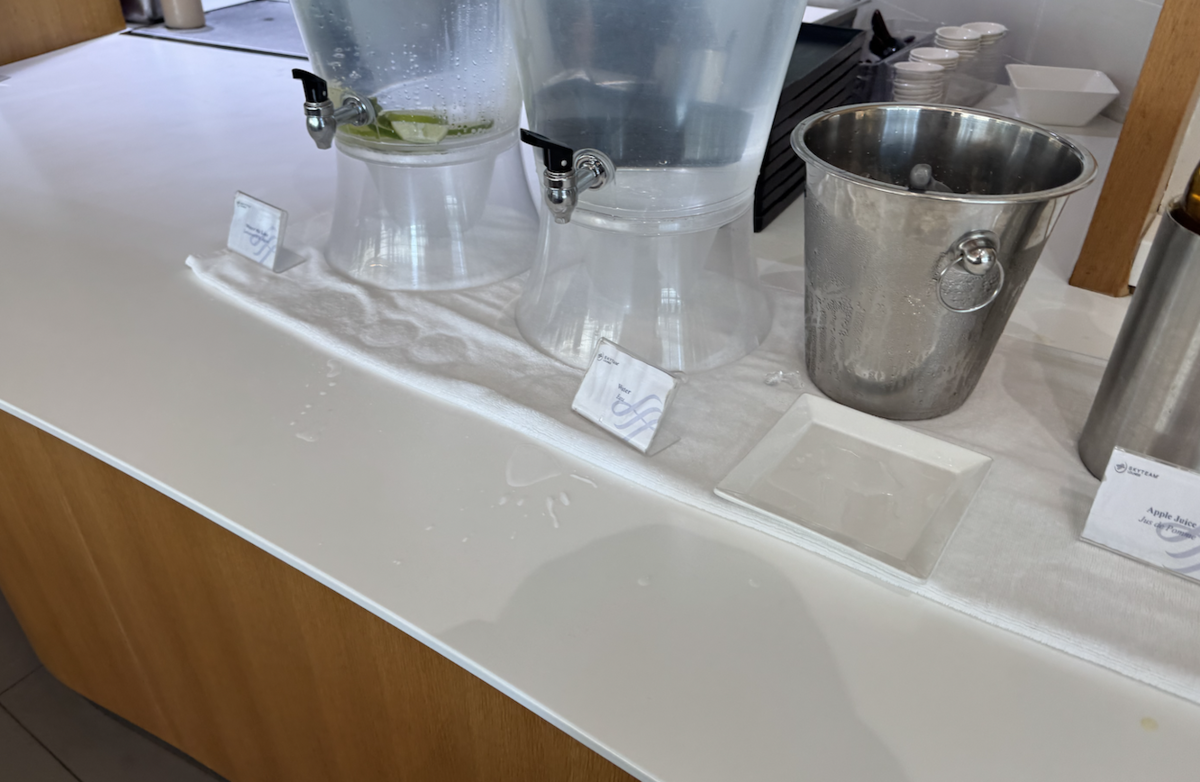【バンクーバー国際空港プライオリティパス体験談】⑤SkyTeam Loungeは快適？サービス内容や雰囲気は？