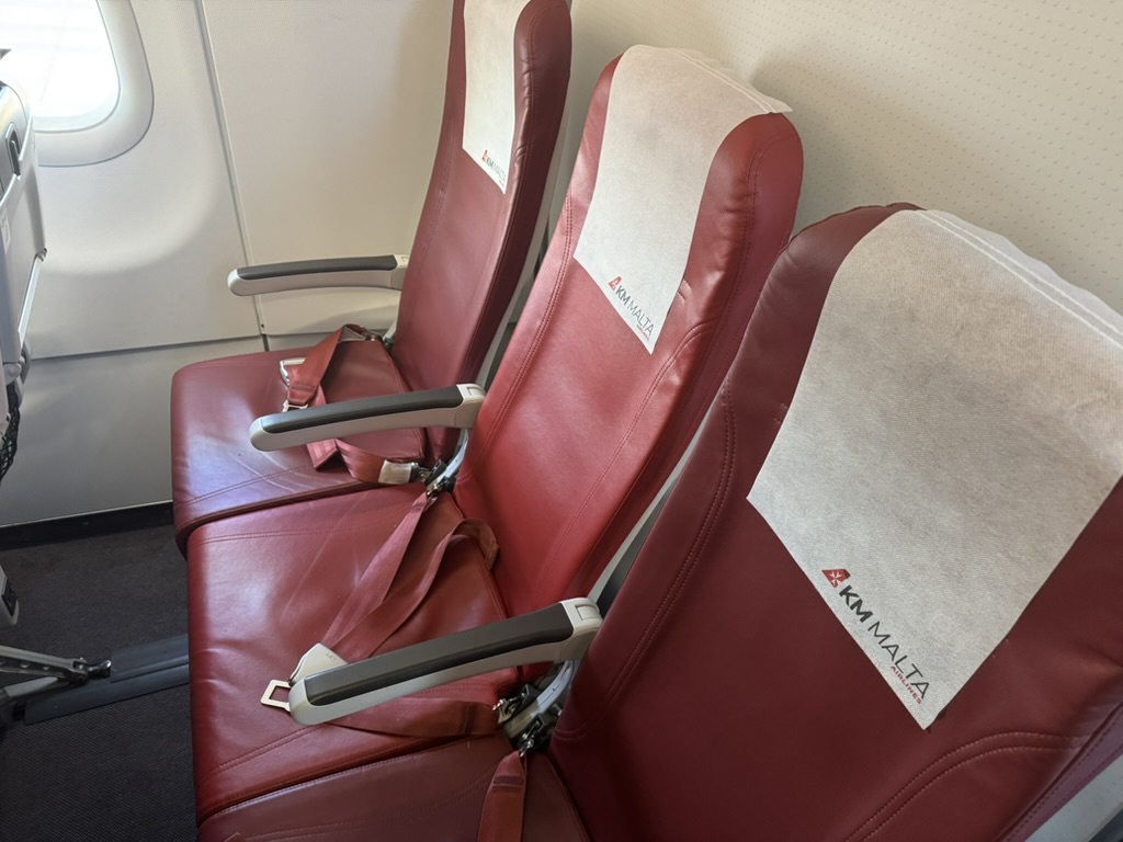 【KMマルタ航空でローマ〜バレッタ便搭乗記】②往路KM613便（ローマ・フィウミチーノ空港〜マルタ国際空港）体験談