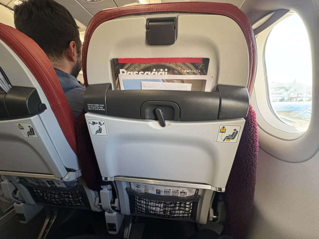【KMマルタ航空でローマ〜バレッタ便搭乗記】②往路KM613便（ローマ・フィウミチーノ空港〜マルタ国際空港）体験談