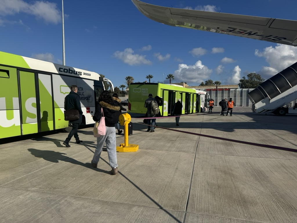 【KMマルタ航空でローマ〜バレッタ便搭乗記】②往路KM613便（ローマ・フィウミチーノ空港〜マルタ国際空港）体験談