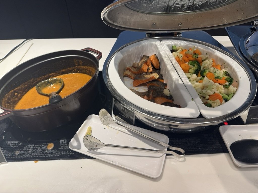 【羽田空港第2ターミナル（国際線）プライオリティパス体験談】④POWER LOUNGE PREMIUMは快適？シャワーや食事・ドリンクは？
