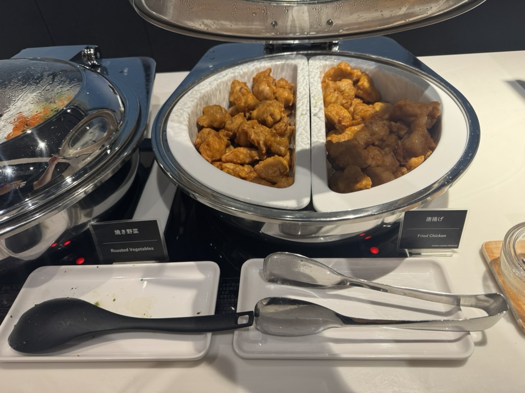 【羽田空港第2ターミナル（国際線）プライオリティパス体験談】④POWER LOUNGE PREMIUMは快適？シャワーや食事・ドリンクは？