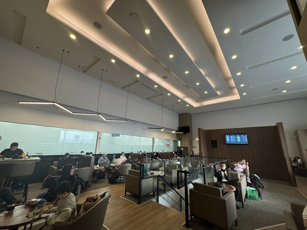 【メキシコシティMEX空港プライオリティパス体験談】④VIPort Loungeは快適？シャワーや食事・ドリンクは？