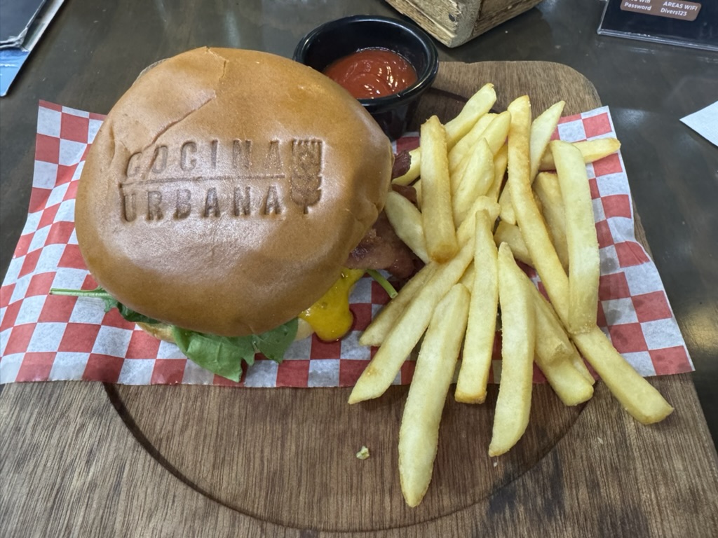 【メキシコシティMEX空港プライオリティパス体験談】⑤Modelo Cocina Urbanaは快適？シャワーや食事・ドリンクは？