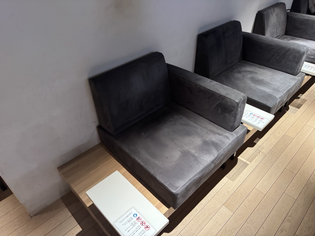 【羽田空港第2ターミナル（国内線）カードラウンジ体験談】④Power Lounge Centralは快適？食事・ドリンク・設備は？