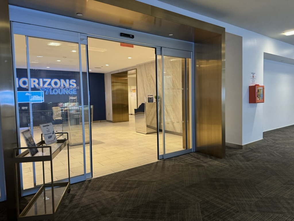 【ニューヨークJFK空港ANAラウンジ体験談】④HORIZONS T7 LOUNGEは快適？シャワーや食事・ドリンクは？