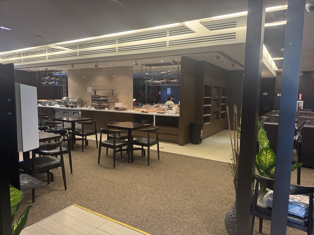 【グアム国際空港プライオリティパス体験談】④Sagan Bisita Loungeは快適?食事・ドリンク・設備は?