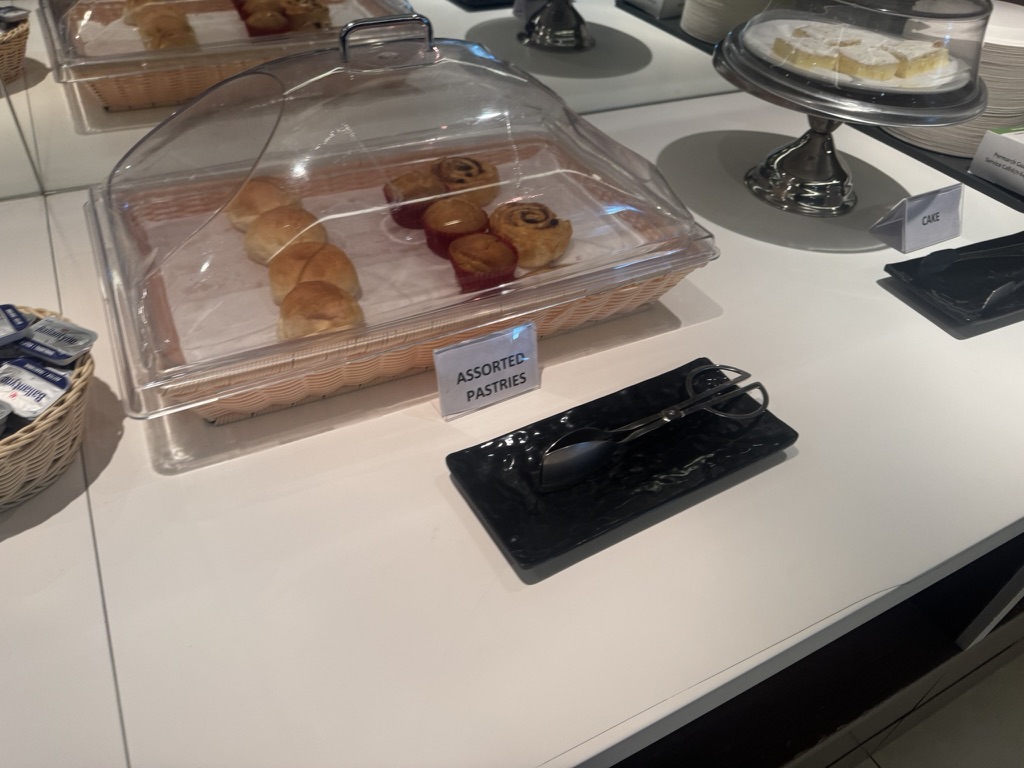 【グアム国際空港プライオリティパス体験談】④Sagan Bisita Loungeは快適?食事・ドリンク・設備は?