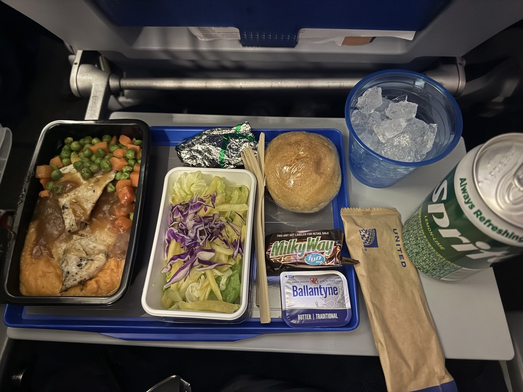 搭乗記】ユナイテッド航空グアム便の機内食は？グアム-成田便の機内食