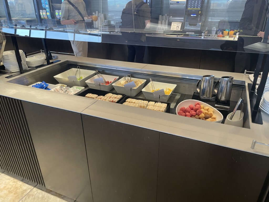 【成田空港T1 ANAラウンジ体験談】④ANAラウンジは快適？シャワーや食事・ドリンクは？
