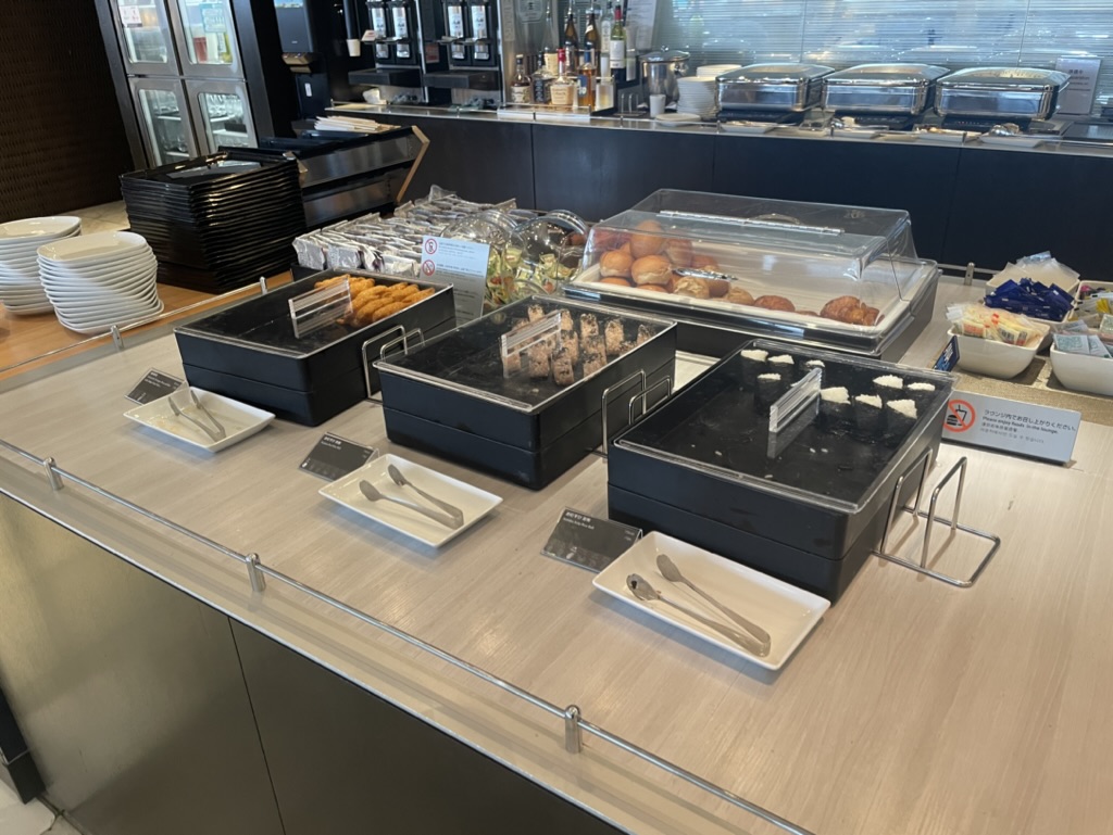 【成田空港T1 ANAラウンジ体験談】④ANAラウンジは快適？シャワーや食事・ドリンクは？