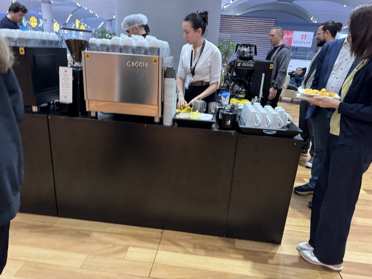 【イスタンブール空港ターキッシュビジネスラウンジ体験談】④ターキッシュビジネスラウンジは快適？シャワーや食事・ドリンクは？