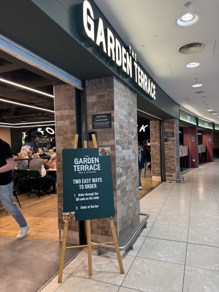 【ダブリン空港T1プライオリティパス体験談】④Grand Terraceは快適？食事・ドリンク・設備は？