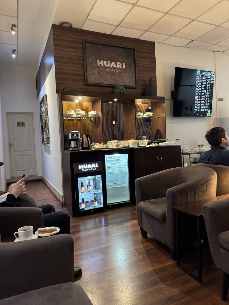 【ラパス空港プライオリティパス体験談】⑤The Lounge VIP(国内線)は快適?食事・ドリンク・設備は?