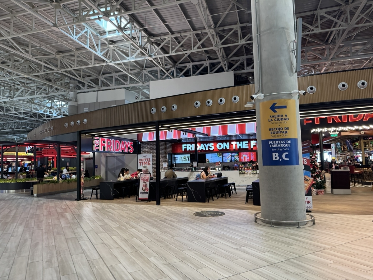 【リマ空港国内線ピアプライオリティパス体験談】④TGI Fridaysは快適?食事・ドリンク・設備は?