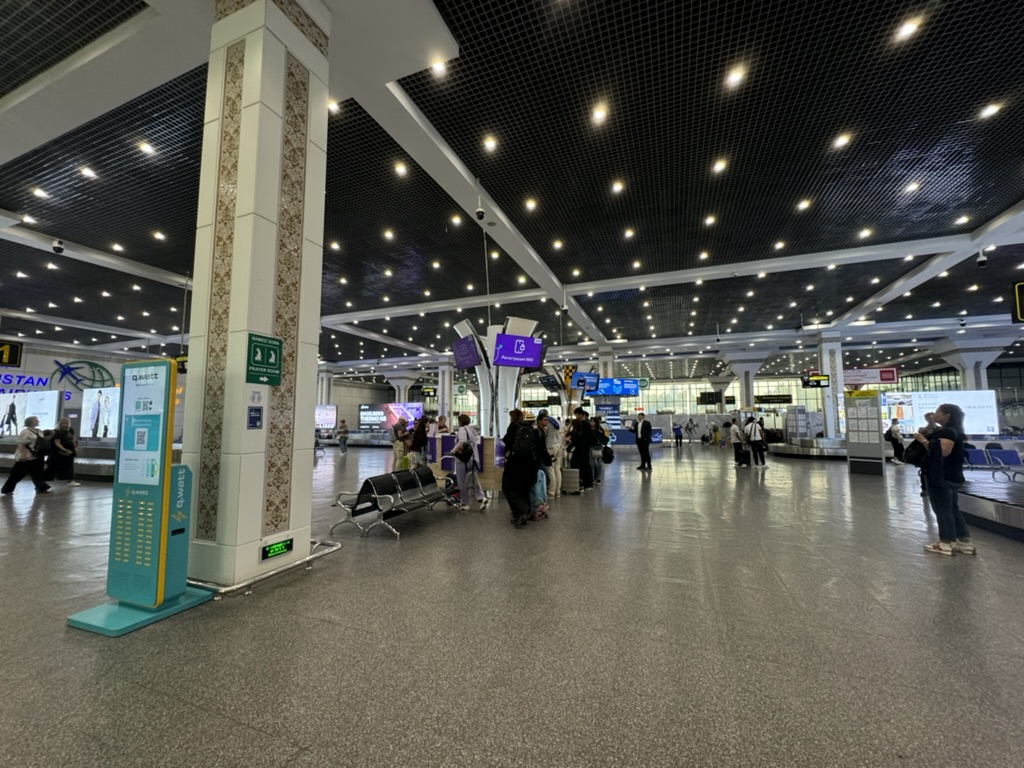 【タシケント空港から市内への行き方】③空港タクシー・事前送迎は深夜到着や初心者に安心
