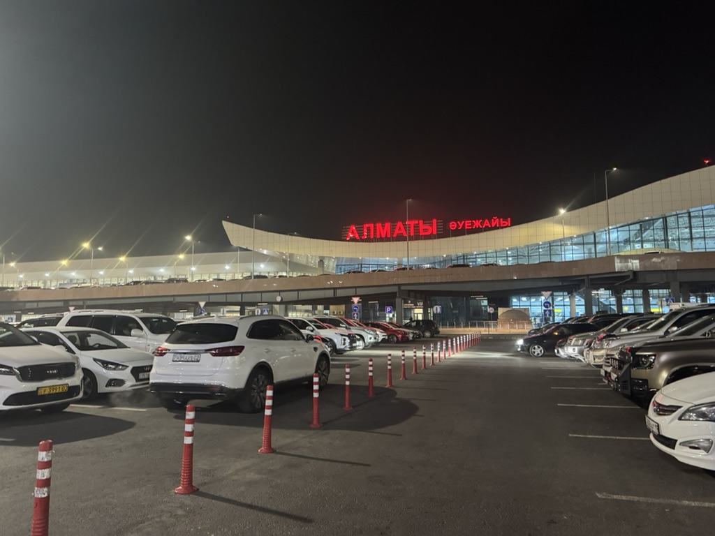 【アルマトイ空港から市内への行き方】②おすすめはYandex Goなどの配車アプリ