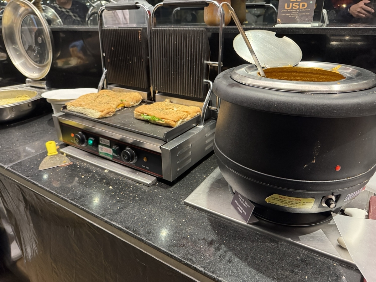 【ボゴタ空港おすすめPPラウンジ紹介】③El Dorado Loungeの食事・ドリンクはどんな感じ？