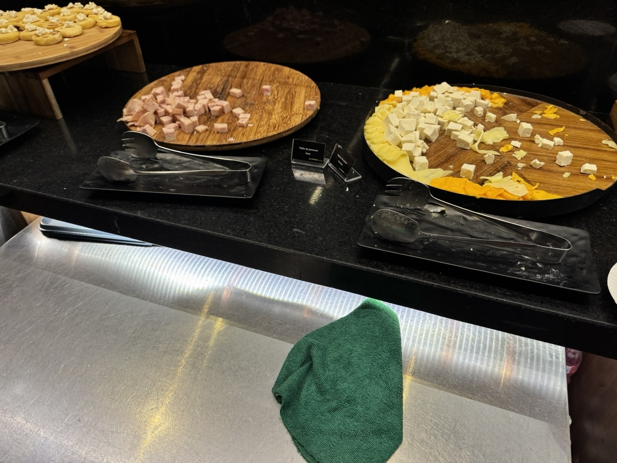 【ボゴタ空港おすすめPPラウンジ紹介】③El Dorado Loungeの食事・ドリンクはどんな感じ？