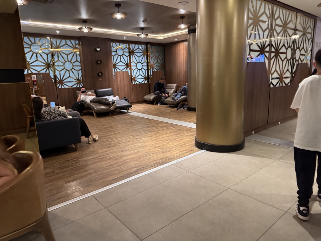 【ボゴタ空港おすすめPPラウンジ紹介】③El Dorado Loungeの食事・ドリンクはどんな感じ？
