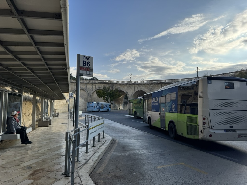 【マルタ空港から市内への行き方】⑥おすすめはどれ？バス・タクシー・配車アプリを比較