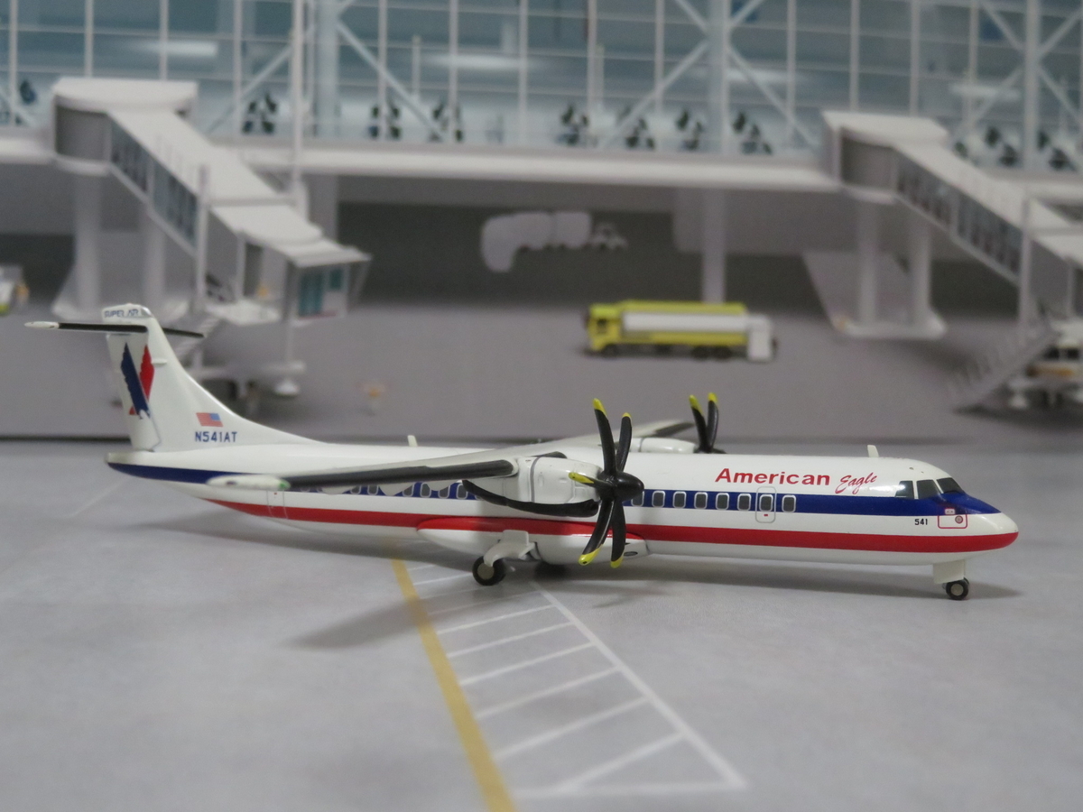 モデルプレーン ヘルパ1/200 〜アメリカンイーグル ATR-72