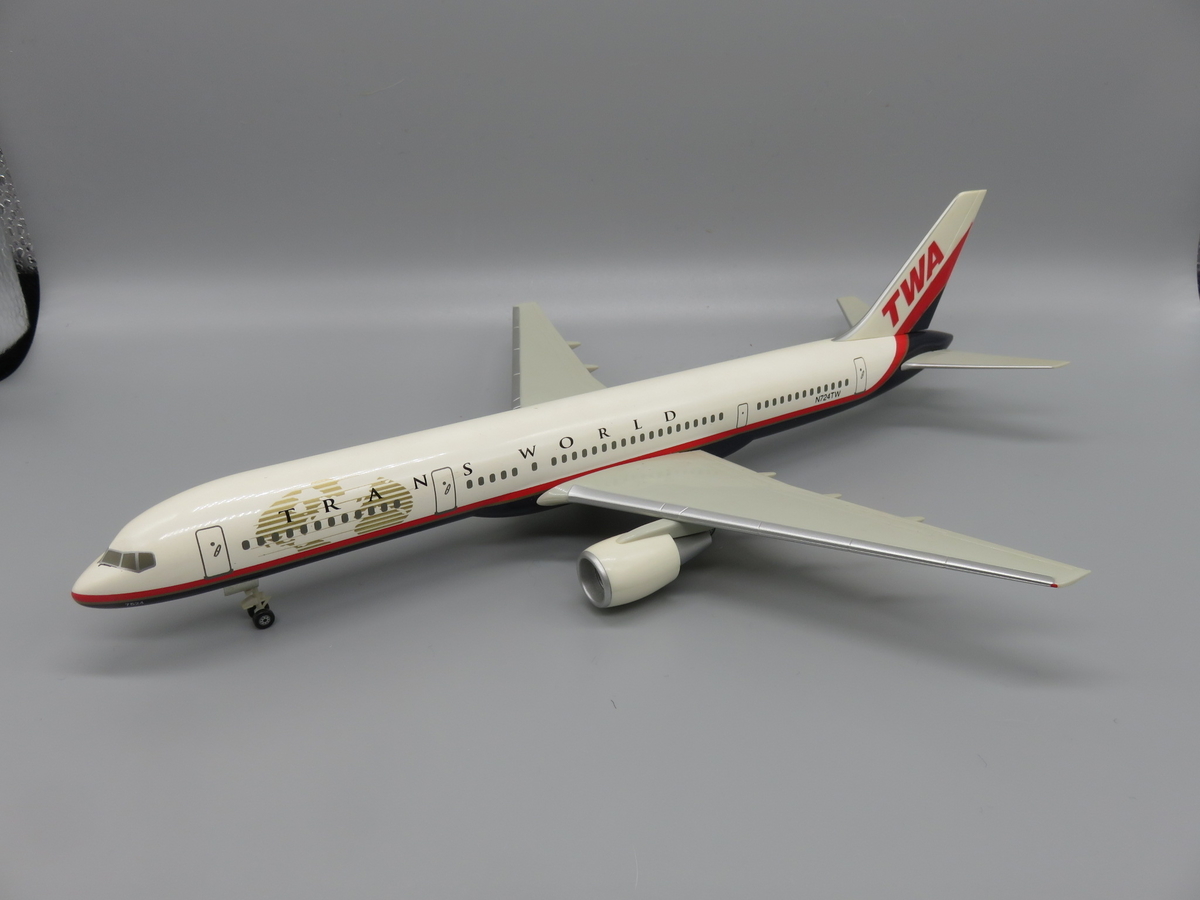 モデルプレーン ホーガンウイングス1/200 〜TWAのB757-200