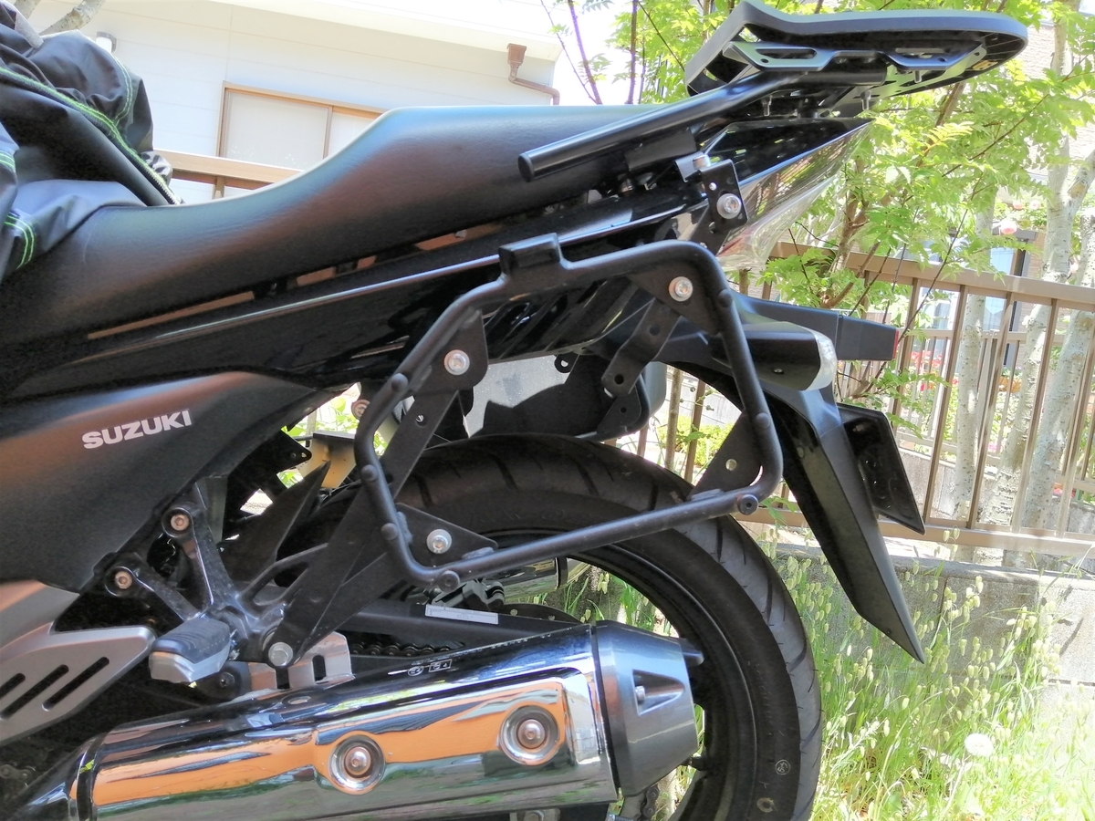 GSR250F パニアケース装着 - まだ見ぬ絶景を求めて