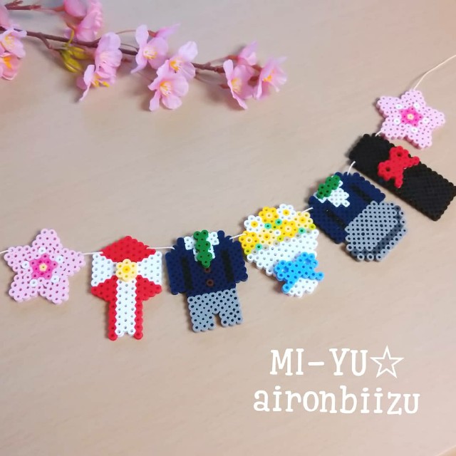 アイロンビーズ イベント 卒業式ガーランド Mi Yu のアイロンビーズアトリエ Perlerbeads Design アイロンビーズ イベント 卒業式ガーランド Mi Yu のアイロンビーズアトリエ Perlerbeads Design