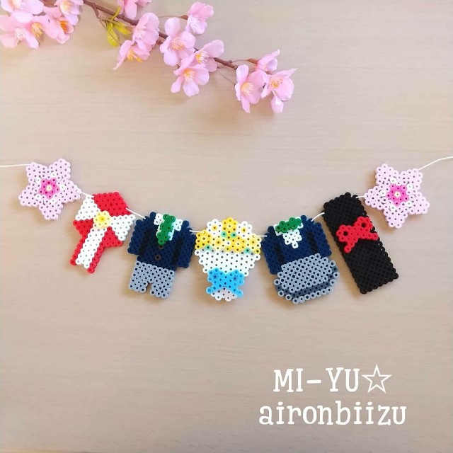 アイロンビーズ イベント 卒業式ガーランド Mi Yu のアイロンビーズアトリエ Perlerbeads Design アイロンビーズ イベント 卒業式ガーランド Mi Yu のアイロンビーズアトリエ Perlerbeads Design
