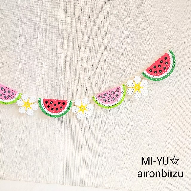 アイロンビーズ スイカとお花のガーランド Mi Yu のアイロンビーズアトリエ Perlerbeads Design