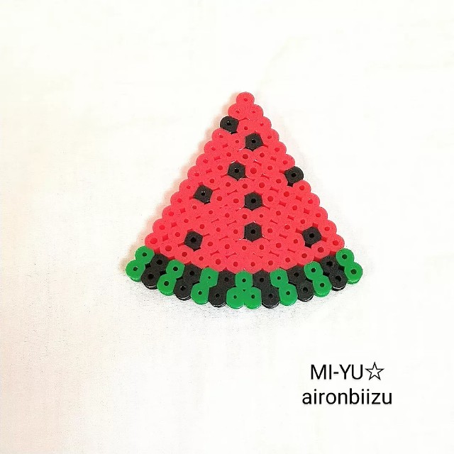 アイロンビーズ図案 スイカ 手のひらサイズ Mi Yu のアイロンビーズアトリエ Perlerbeads Design