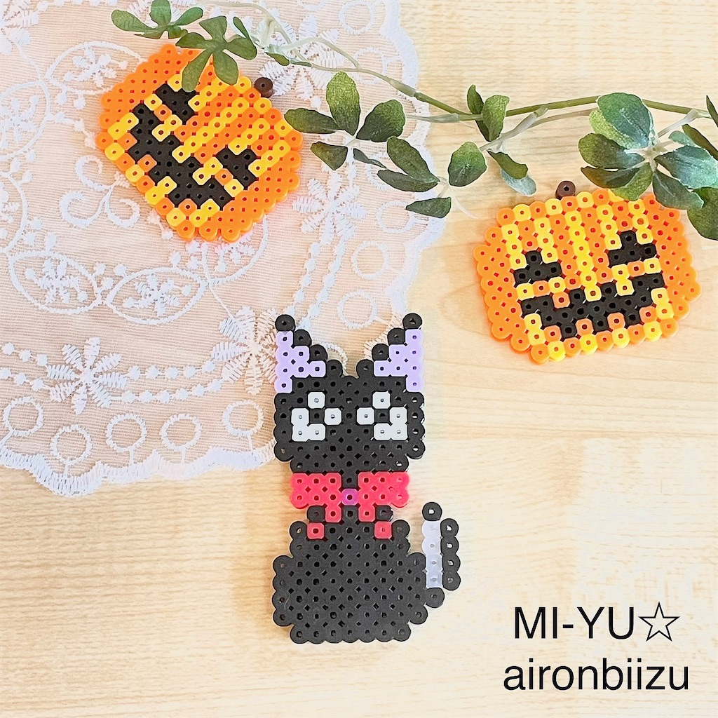 アイロンビーズ ジジとハロウィンカボチャ - MI-YU☆のアイロンビーズアトリエ～perlerbeads design～