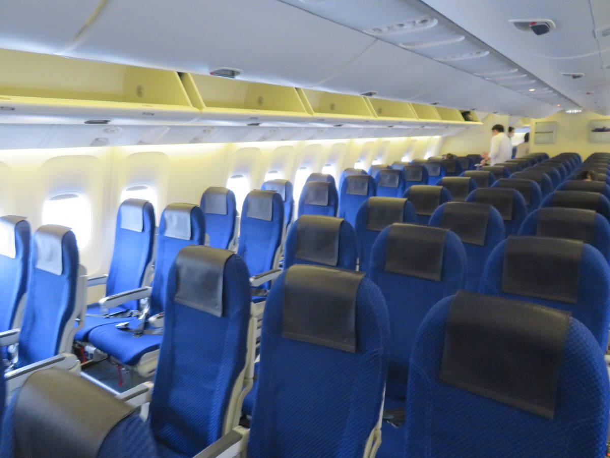 NH23便東京→大阪B767-300搭乗記】秩序を乱す乗客に戸惑うCAさん