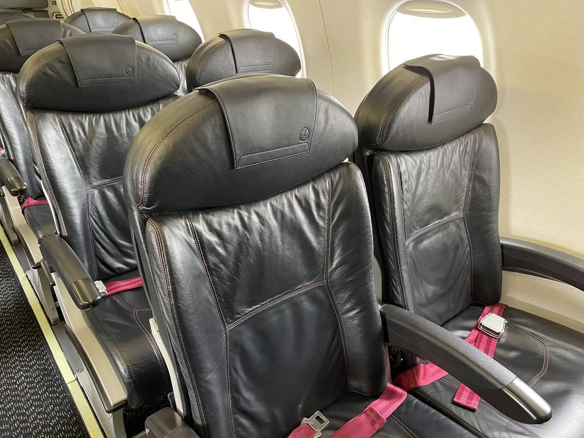 雲を抜けると銀世界】日本航空JL145便エンブラエルE190搭乗記 - 航空