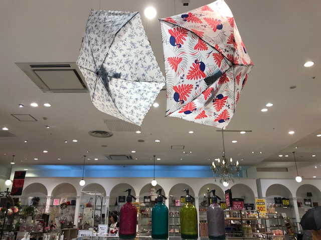 日傘 傘 ディスプレイ 什器 傘スタンド 真鍮製ディスプレイラック 店舗