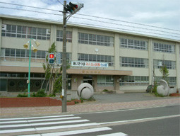 y5