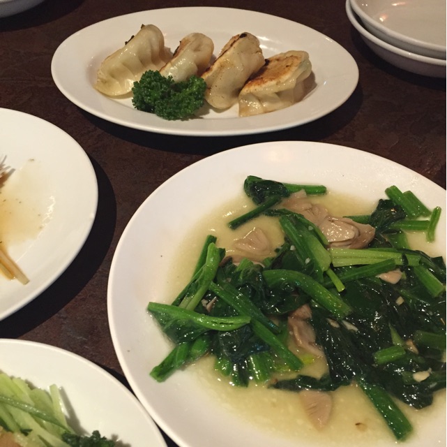 池袋 飲茶 季節の青菜炒め、焼ぎょうざ