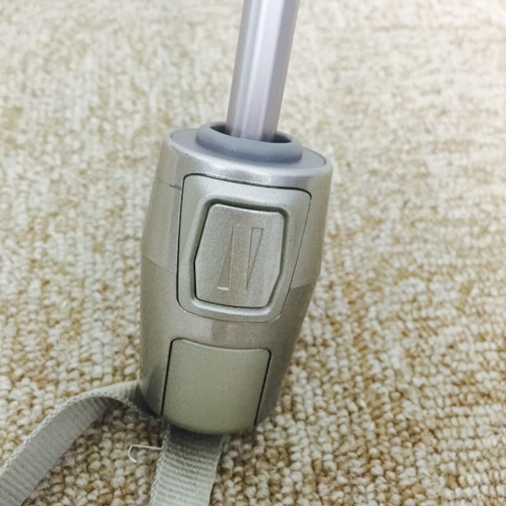 Knirps(クニルプス) 折り畳み傘 ハンドル部アップ 写真
