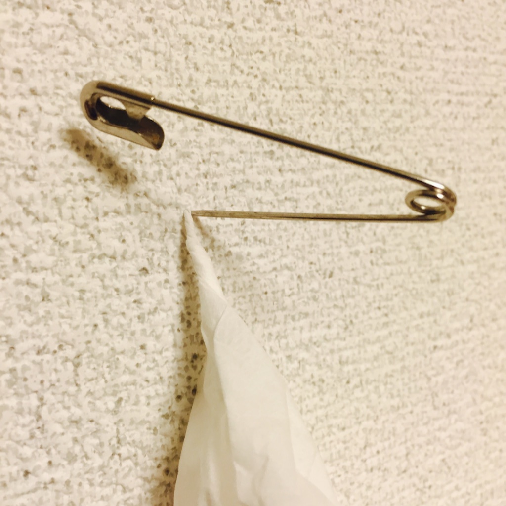 壁紙 穴 補修 補修中 画像