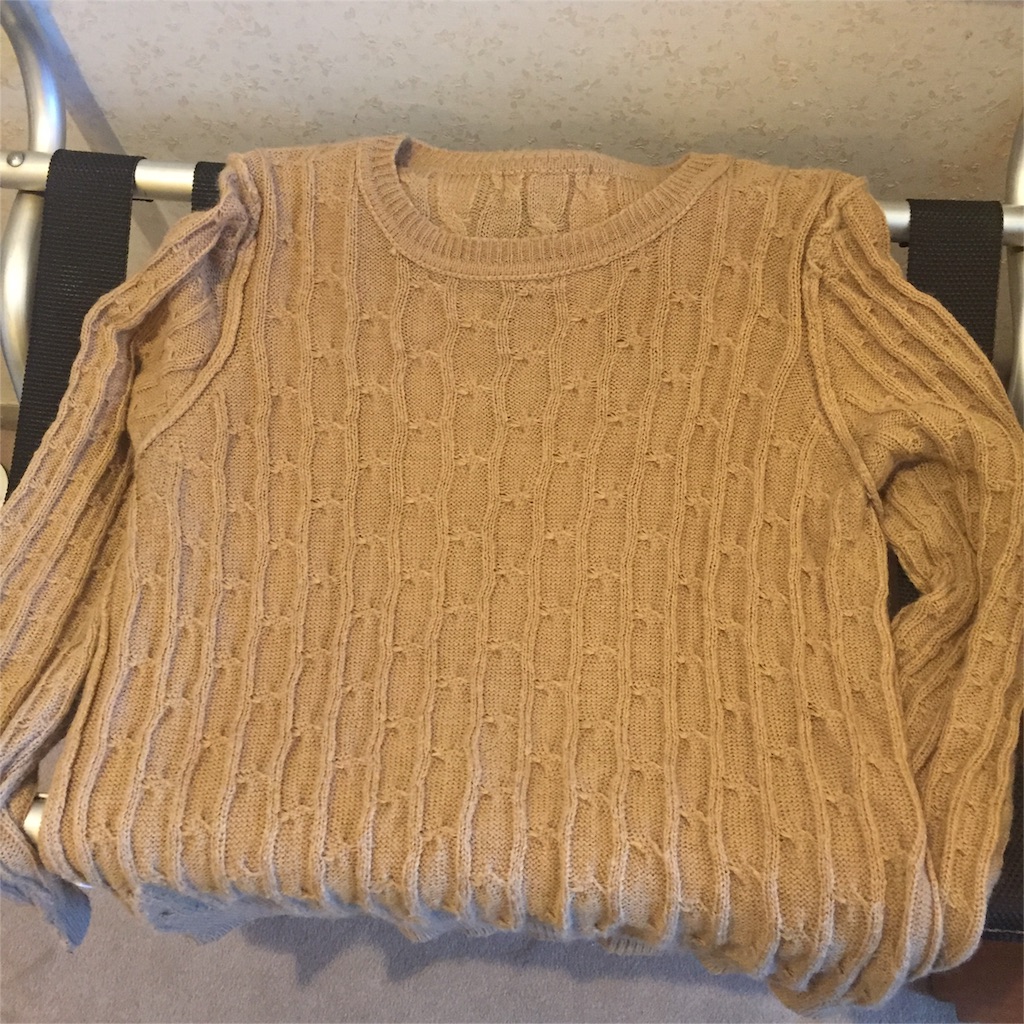 ニットをシャンプーとコンディショナーで洗う 干す 画像