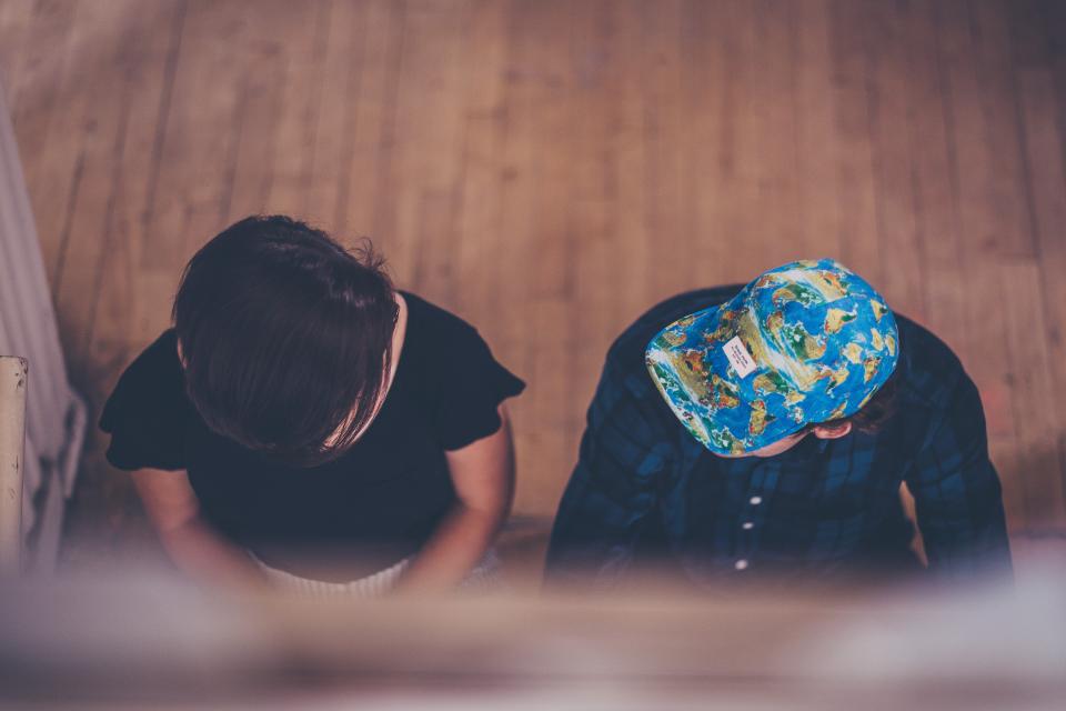 二人で話している