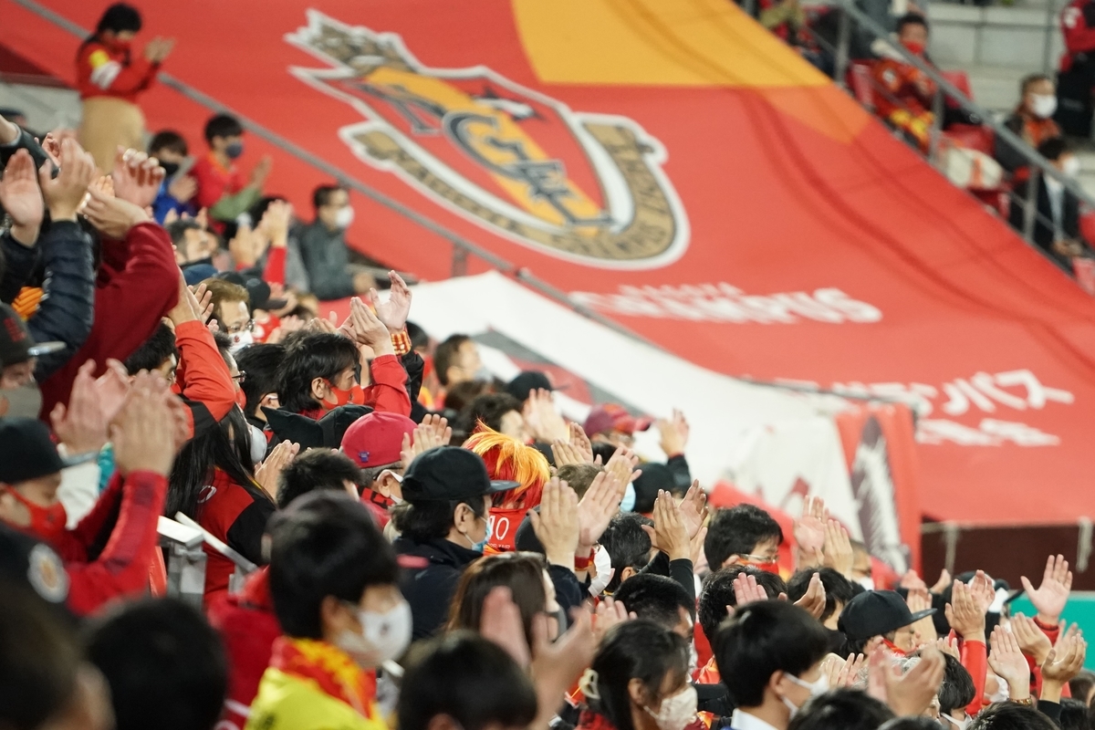 4 14 名古屋グランパスvsサンフレッチェ広島 赤緑猫