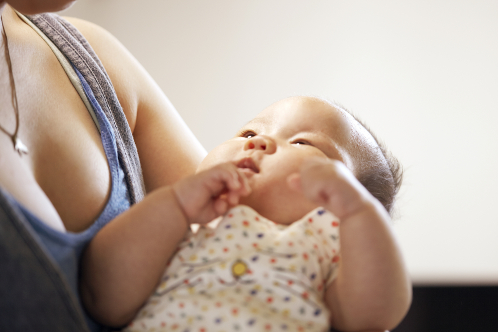 乳首の長さが違う 赤ちゃんがくわえにくい右のおっぱいだけカチンコチンに ゼクシィbaby 妊娠 出産 育児 みんなの体験記