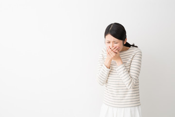 初期のつわりは大したことなかったのに。妊娠後期の胃のムカムカのほうが辛かった