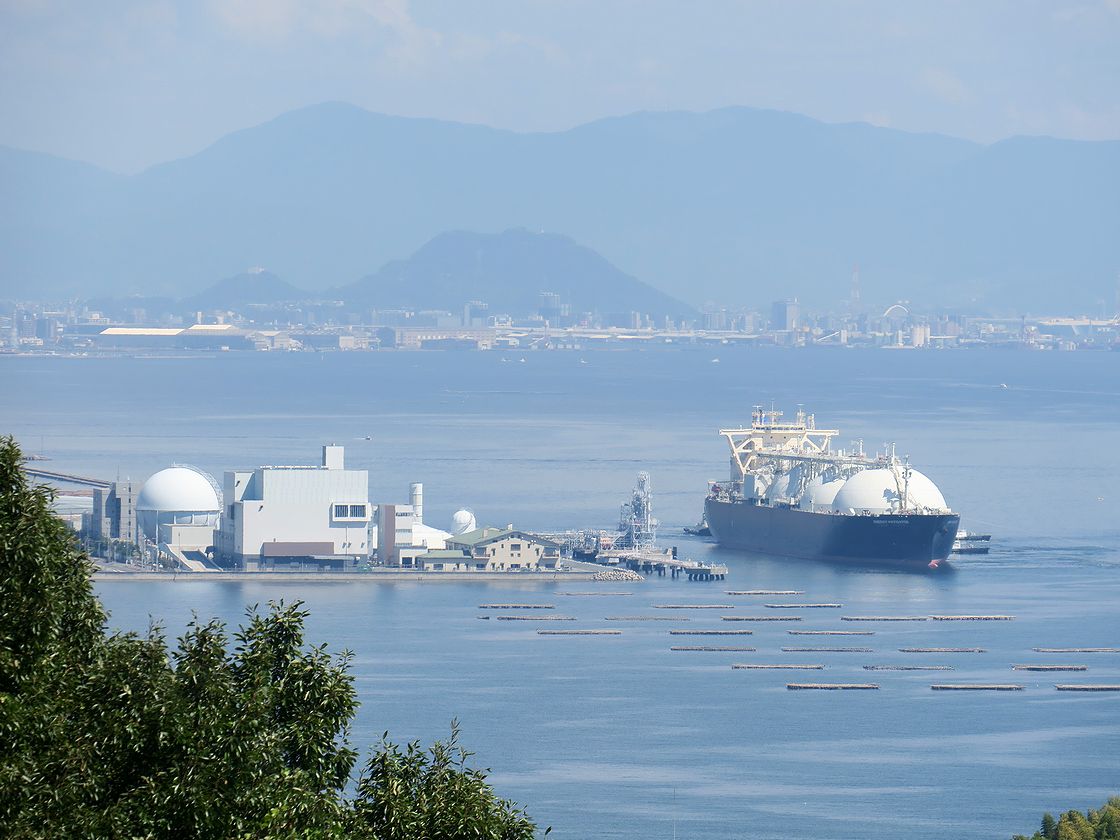 海辺の風景・大型LNG船Energy Navigator - 安芸君の散歩画像1