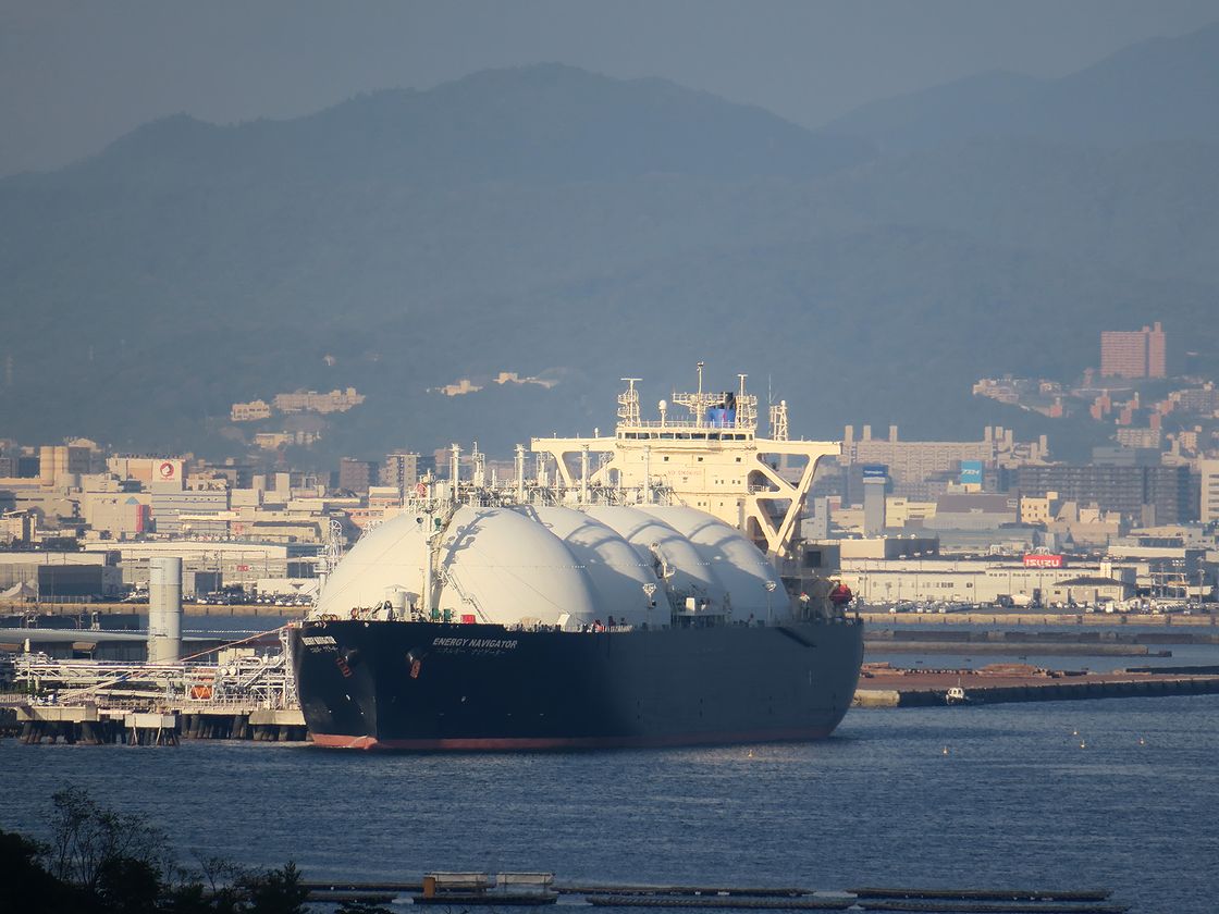 海辺の風景・大型LNG船Energy Navigator - 安芸君の散歩画像1