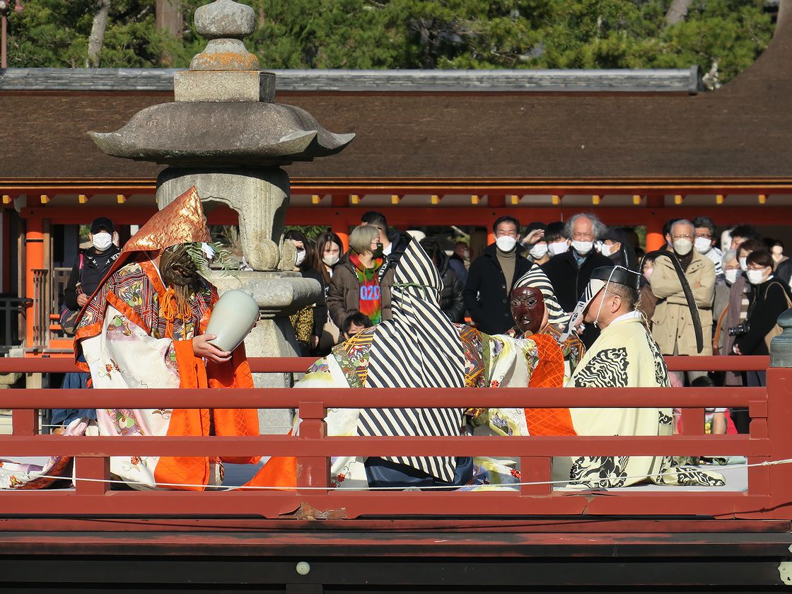 厳島神社・舞楽・胡徳楽 - 安芸君の散歩画像1